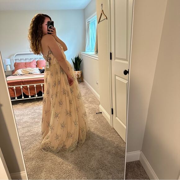 NWT MIGNON Pink Lace Pearl Tulle Sleeveless Maxi Gown 4 - Picture 2 of 11